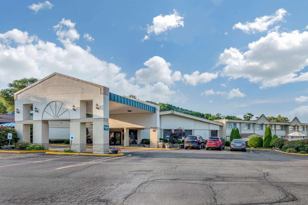 Quality Inn & Suites Vestal Binghamton Near University Main image